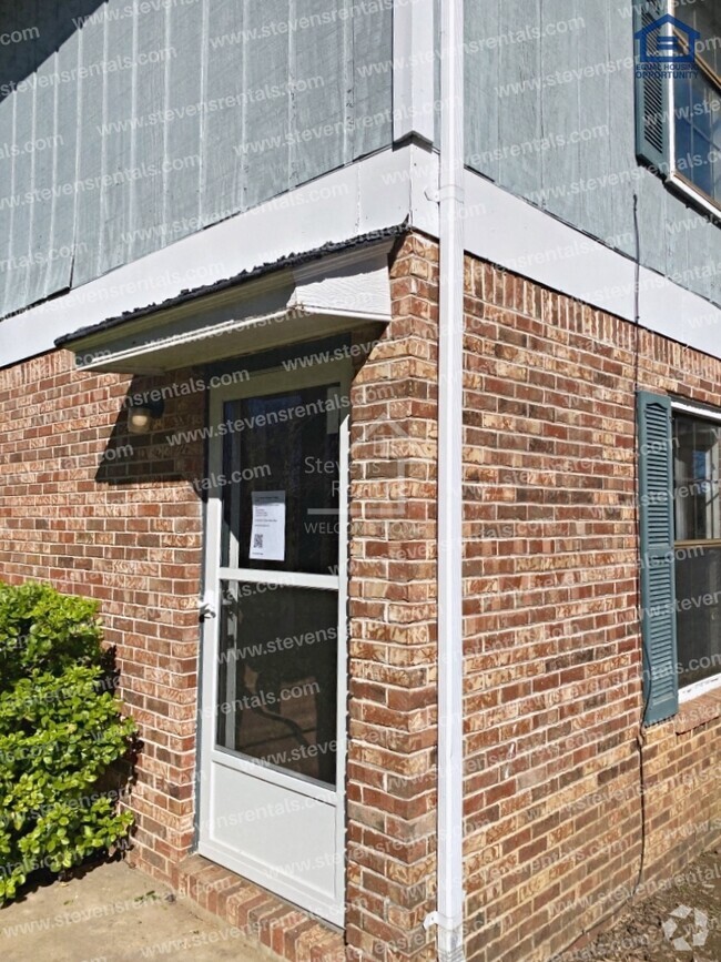 Building Photo - 402 Oriole Dr