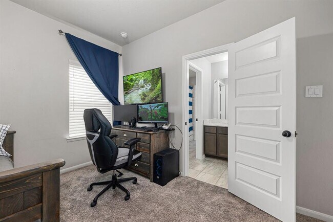 Building Photo - 16202 Coyote Run Ln
