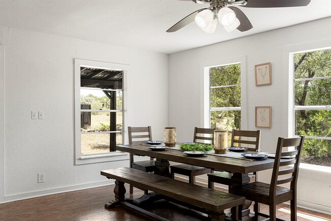 Building Photo - 2591 Spring Valley Dr