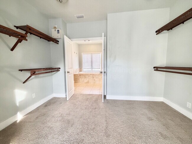 Building Photo - 2223 Amherst Ave