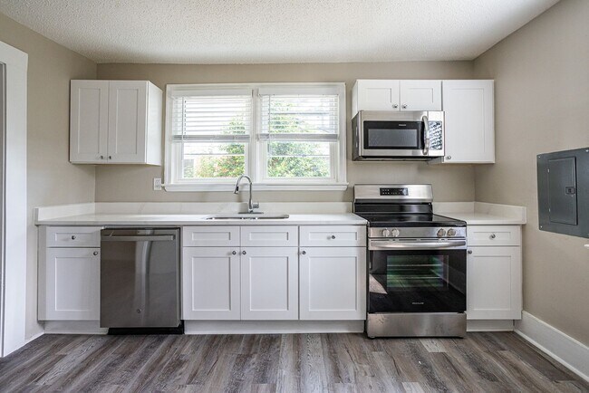 Building Photo - Welcome to this beautiful newly renovated ...