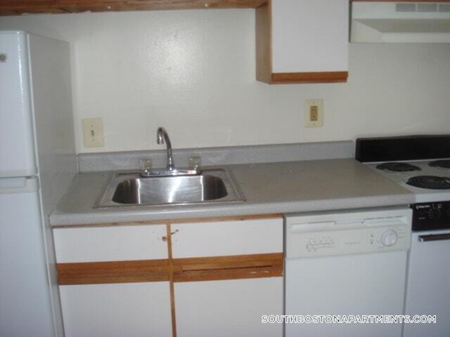 Building Photo - 506 E Broadway