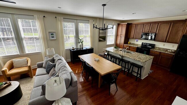 Building Photo - 1121 Starboard Dr