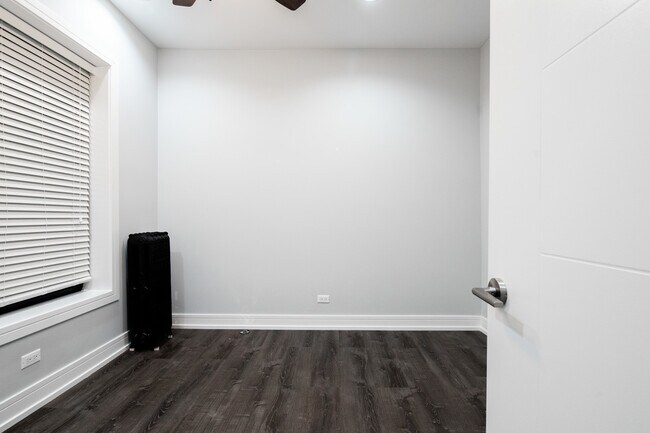 Building Photo - 6101 N Winthrop Ave