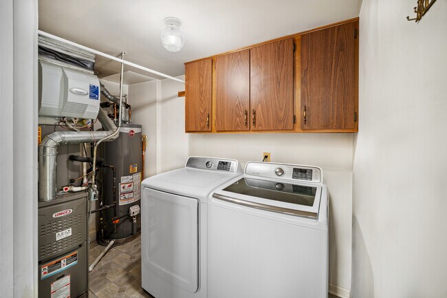 Building Photo - 720 Caliente Ct