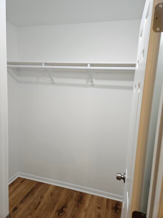 Building Photo - 5411 NW Arrowhead Terrace