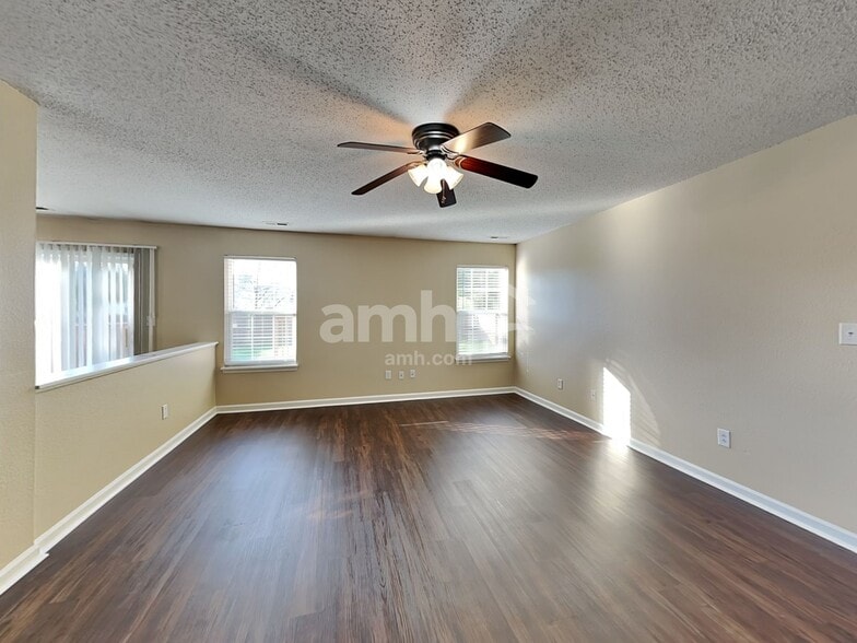 Building Photo - 5452 Wood Hollow Dr