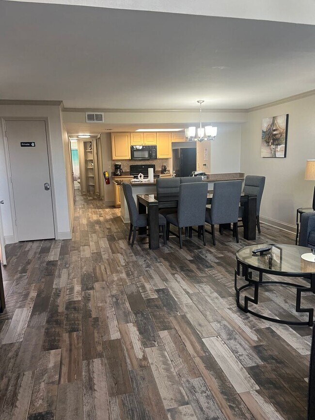 Building Photo - 2456 Sweetwater Club Cir