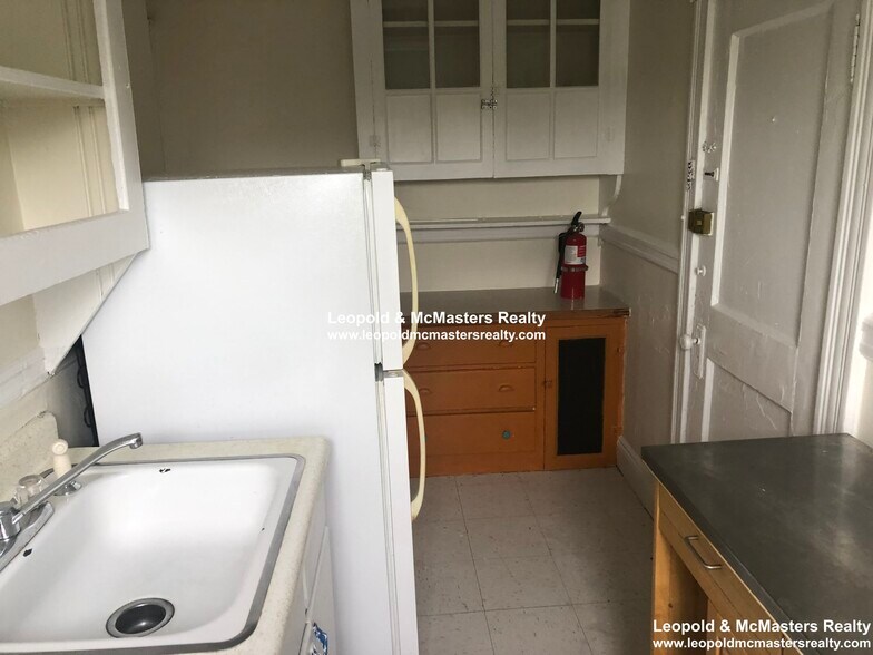 Building Photo - 8 Egremont Rd