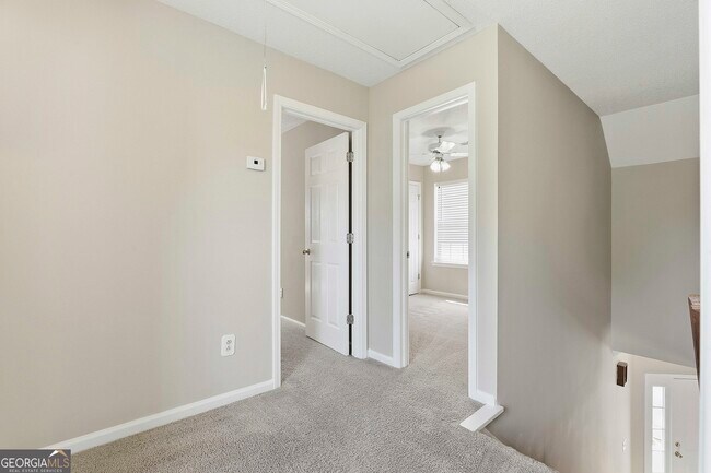 Building Photo - 130 S Fairfield Dr