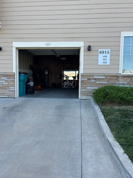 Building Photo - 6915 W 3rd St