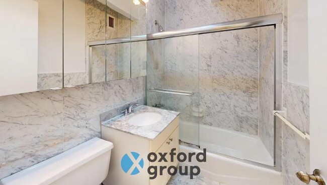 Building Photo - 2 bedroom in NEW YORK NY 10014