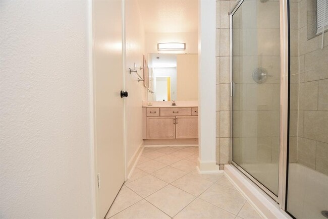 Building Photo - 138 Willowwood Cir