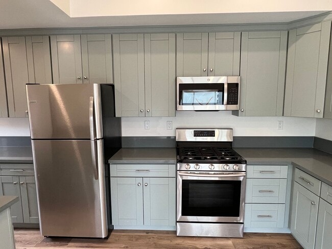 Building Photo - West 10th Escondido Triplex