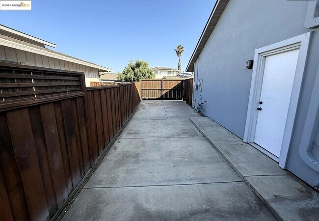 Building Photo - 301 Discovery Bay Blvd