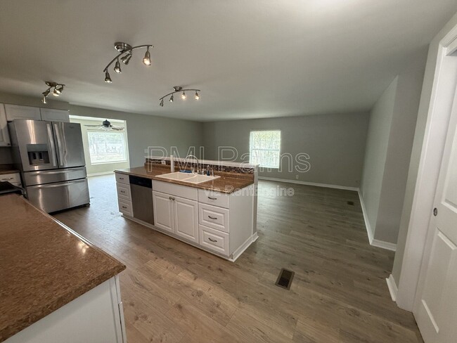 Building Photo - 17719 Carthage Ave