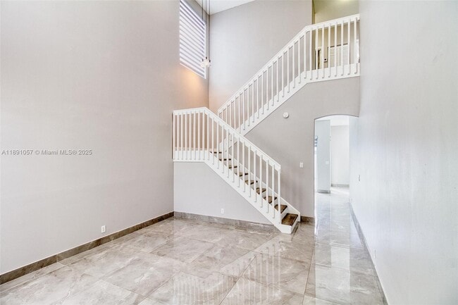 Building Photo - 3810 SW 51st St