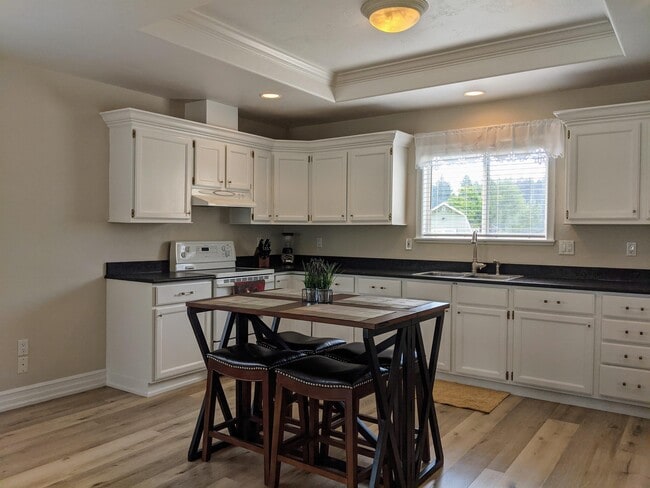 Building Photo - 60 Jewel Trl