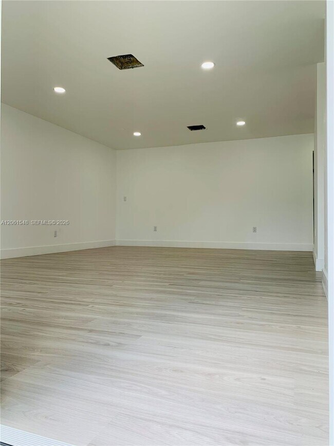 Building Photo - 5441 NW 174th Dr