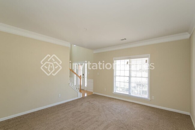 Building Photo - 6134 Foxcroft Ct