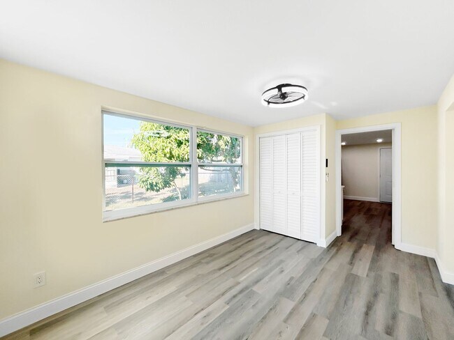 Building Photo - 9814 110th Ln N