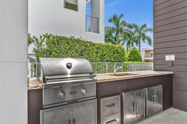 Building Photo - 9870 NW 74th Terrace