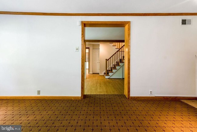 Building Photo - 4111 Denfeld Ave