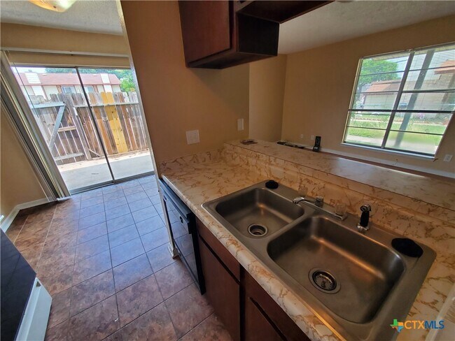 Building Photo - 1308 Covey Ln