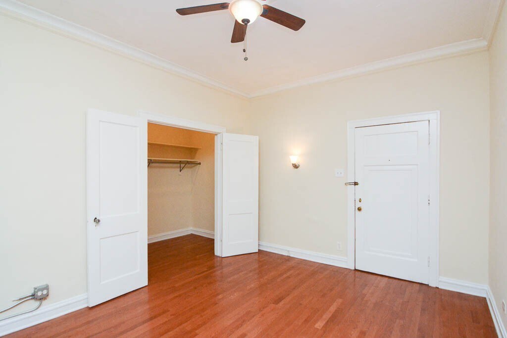 Building Photo - 4549 N Damen Ave