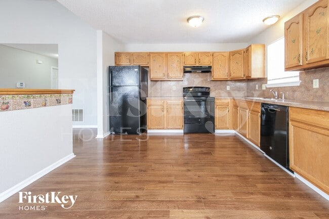 Building Photo - 8331 Amarillo Dr