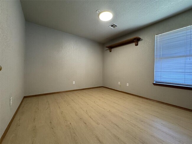 Building Photo - 13320 Cayman Ln