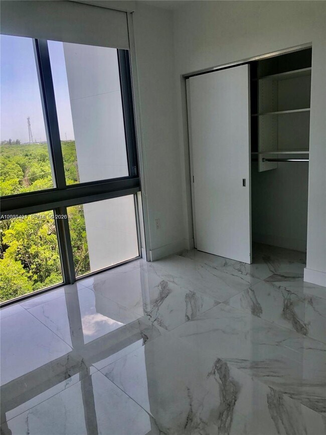 Building Photo - 16385 Biscayne Blvd