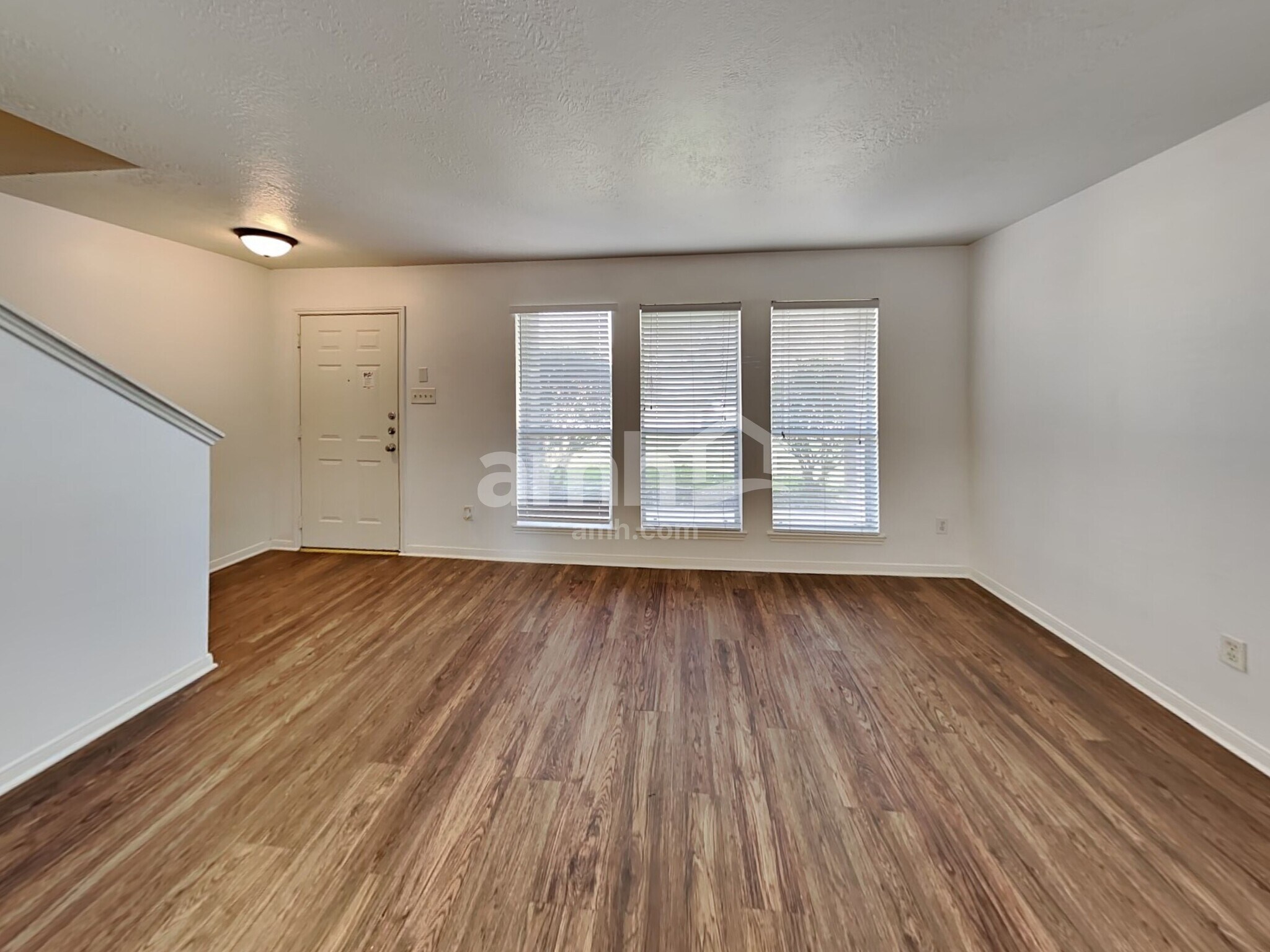 Building Photo - 5349 Yale Dr