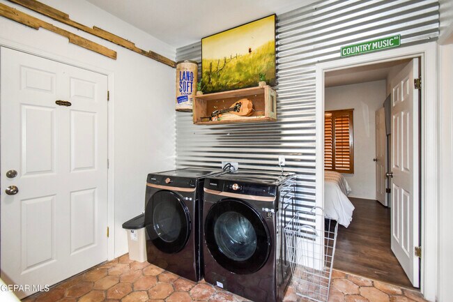Building Photo - 508 Canyon Springs Dr