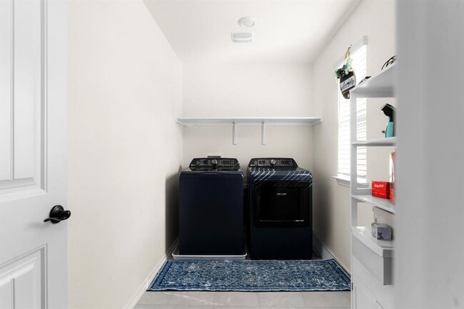 Building Photo - 7810 Song Sparrow Dr.