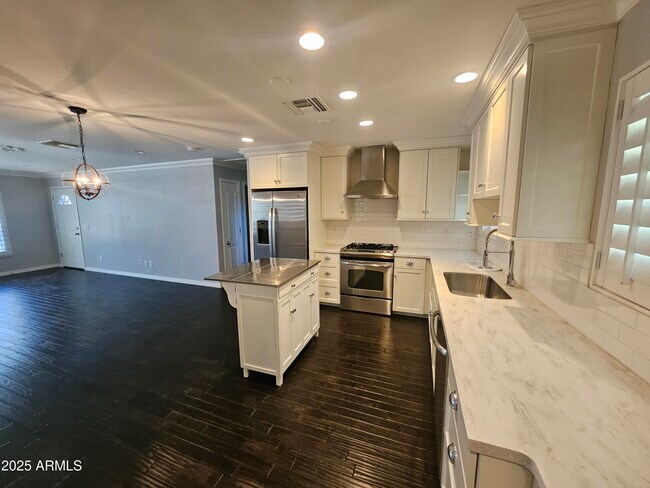 Building Photo - 4201 N 35th St