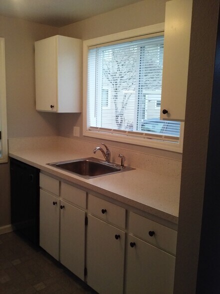Building Photo - 3305 Vittoria Way