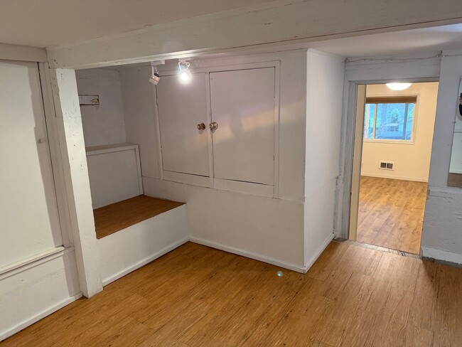 Building Photo - Beautiful 4 bedroom, 3 bathroom home in Eugene! MOVE IN SPECIAL!