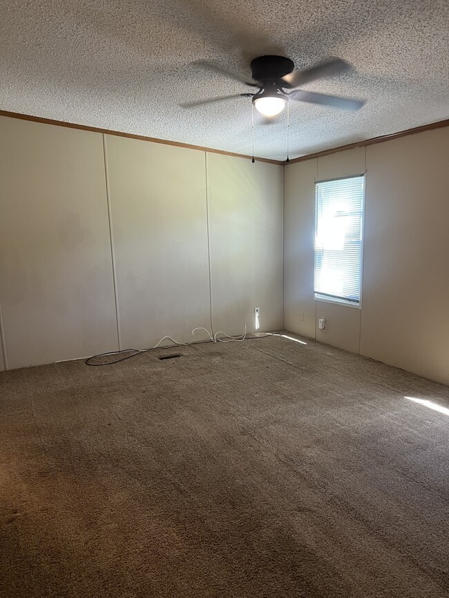 Building Photo - 107 Cavalier Ln