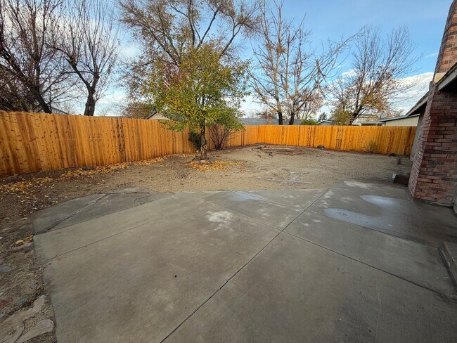 Building Photo - Upgrade Your Living: Spacious 4-Bedroom Ho...