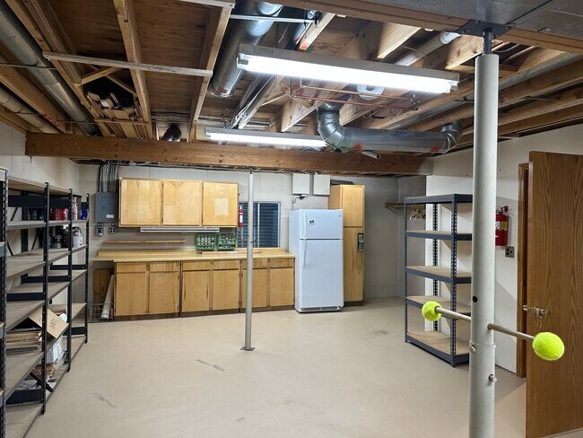 Building Photo - 124 Pack Ct