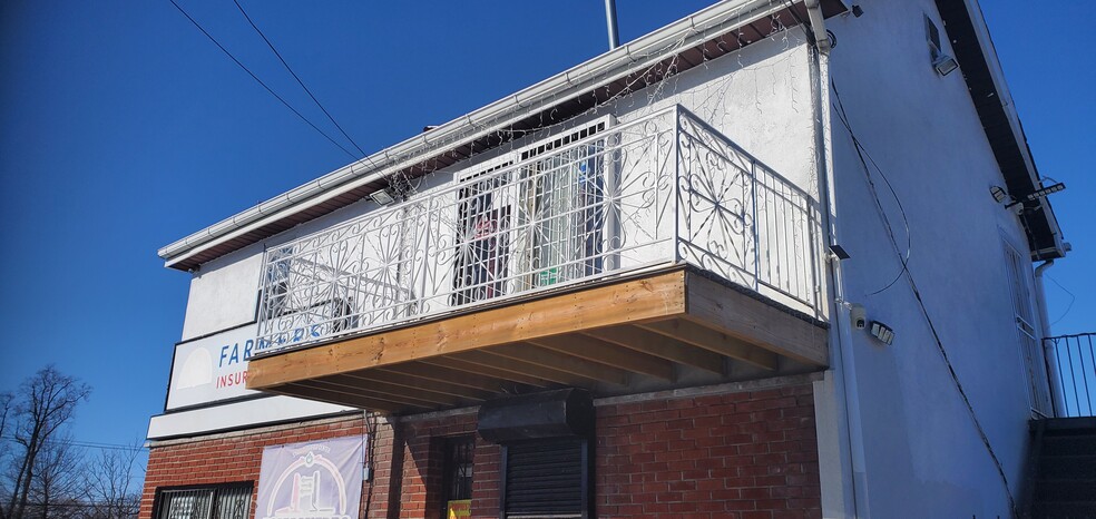 Building Photo - 229 Bloomfield Ave
