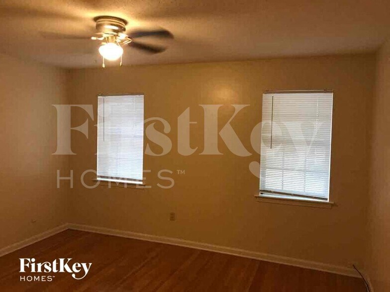 Building Photo - 5712 Fox Bend Ave