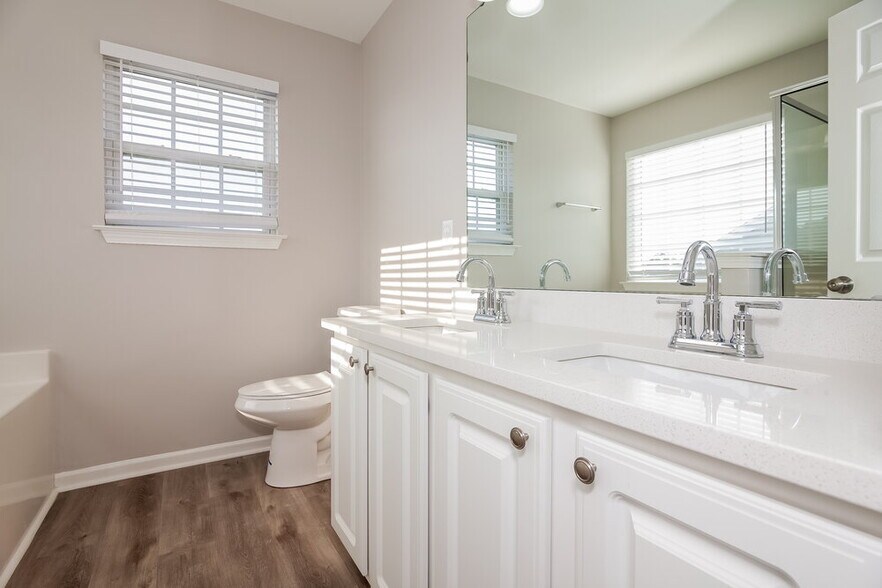 Building Photo - 1121 Vistalite Ln