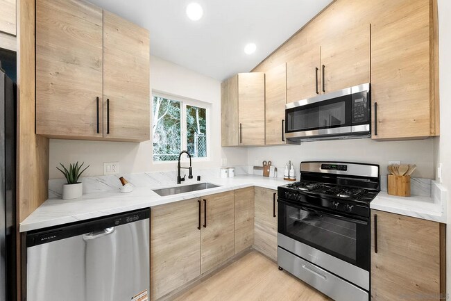 Building Photo - 5515 Lauretta St