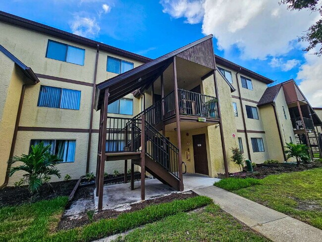 Building Photo - 7821 Maplewood Dr