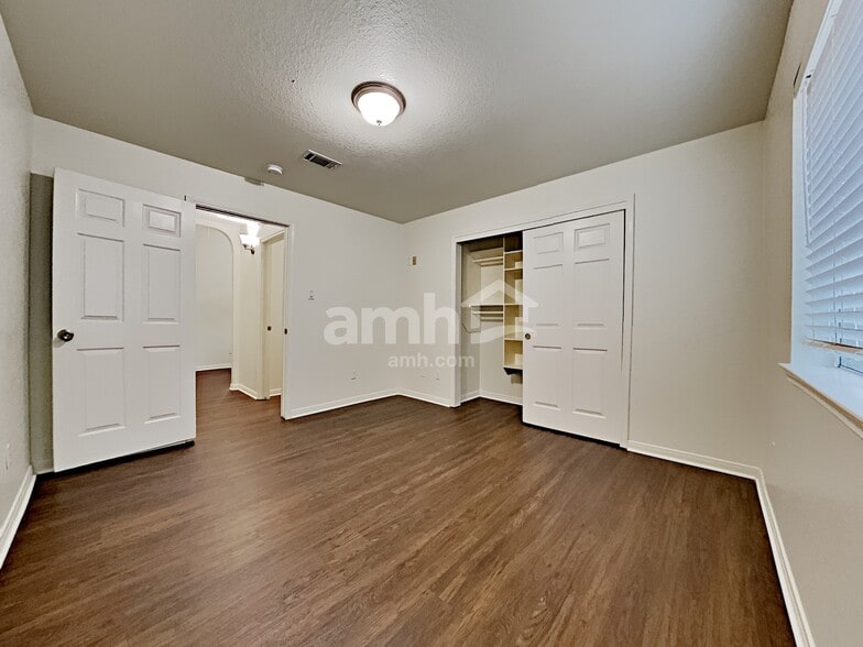 Building Photo - 22977 Sebastian Dr