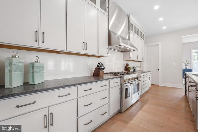 Building Photo - 12321 Potomac Hunt Rd