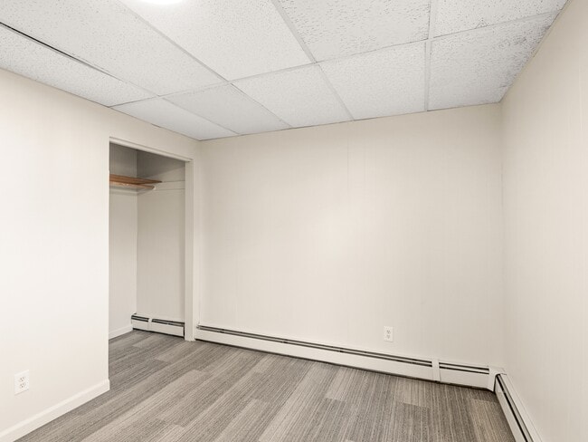 Building Photo - 515 S 11th Ave