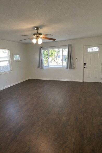 Building Photo - 835 E Nocta St